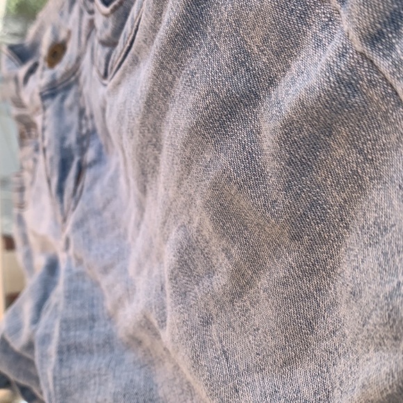 WOMENS SHORT LOW RISE JEANS, SIZE 7, LIGHT BLUEISH GREY - Picture 3 of 4